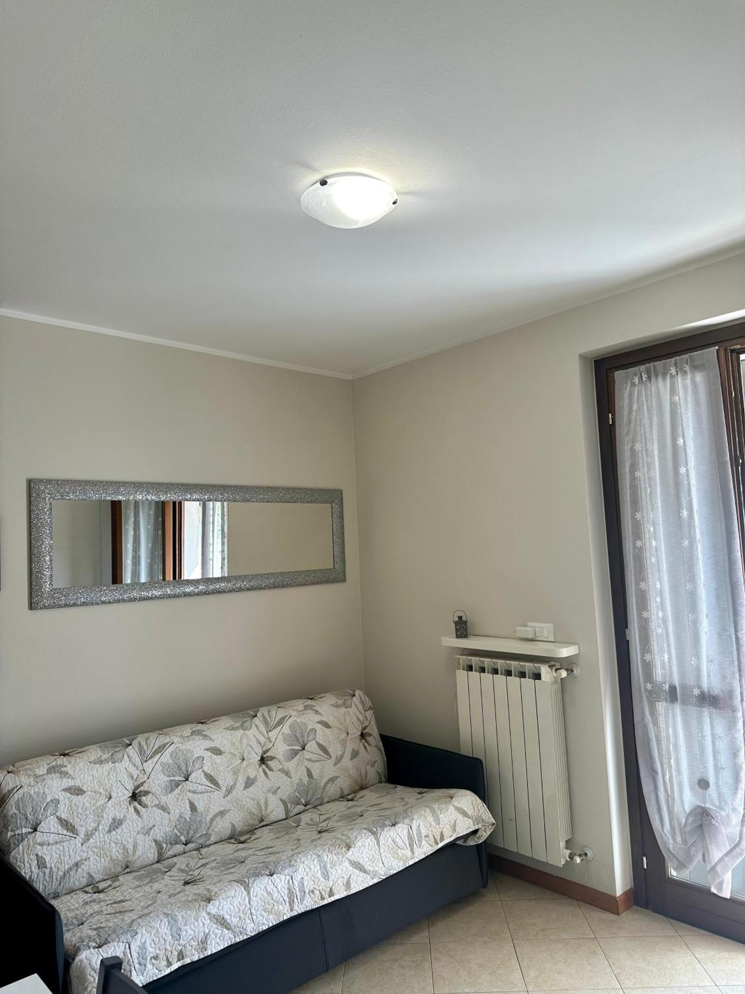 Easy Airport Apartment
